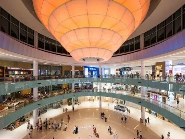 Interior atrium of a Cairo-area shopping mall. Photo via RealEstate.eg.