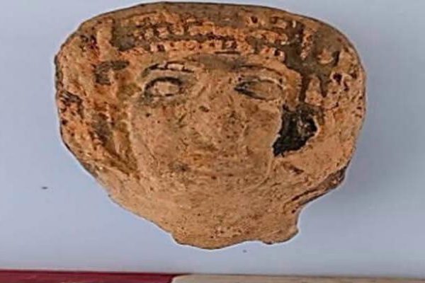 Egyptian mission uncovers three tombs from ancient eras in Bahariya Oasis