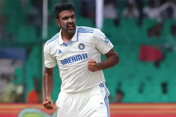 Ravichandran Ashwin picks his Top 3 Indian Test batters, snubs Sunil Gavaskar